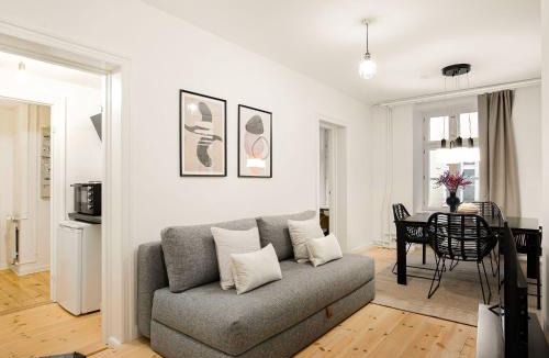 Copenhagen City Centre Apartment | Tivoli 1- Lovely 2-Bdr Apt near Tivoli