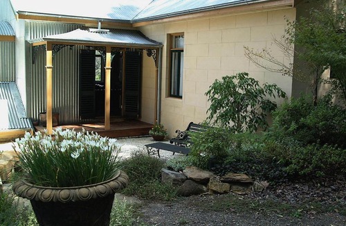 Ebenezer Bed & Breakfast | Tizzana Winery Bed and Breakfast