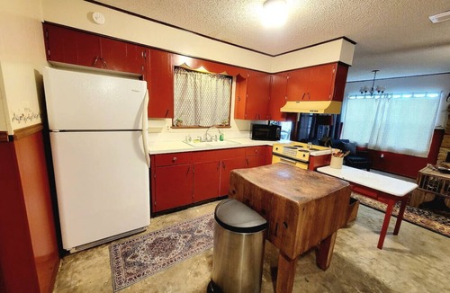 Rio Frio Cabin | TJ`s Escape *HUGE* Landmark Oak Tree *1mile2river*