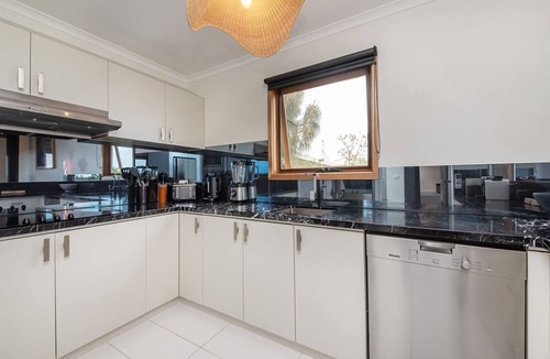 Cape Schanck Villa | TJ's Tree House with Ocean Views