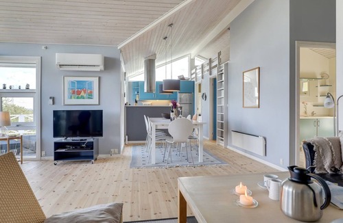 Sandkaas House | "Tjelle" - 300m from the sea by Interhome