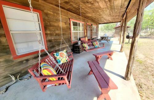Rio Frio House | TJs Escape Landmark Oak Tree 1mile2river