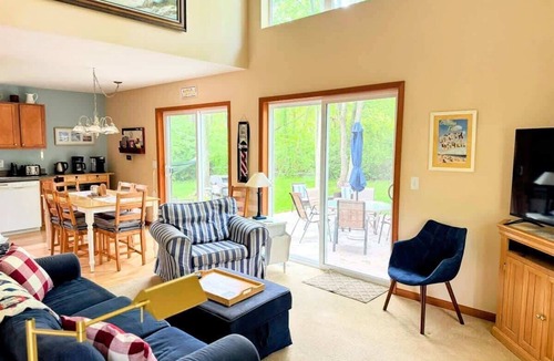 Miami Park House | TLC By The Lake