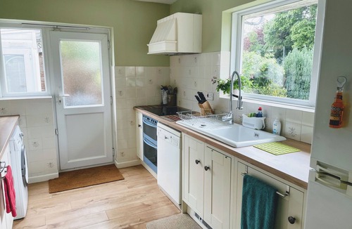 Bournemouth House | tLovely Bournemouth cottage with beautiful garden, walking distance to the beach