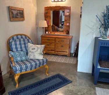 Van Zandt County House | Tmae's Bed & Rest