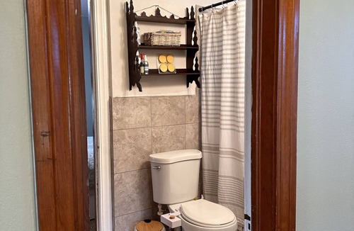 Norman Other | Tn A tranquil farmhouse getaway only 12 minutes away from the OU campus.n