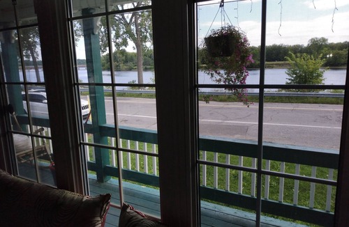 Downtown Gatineau House | tnAttractive house perfectly located at crossing river, 10 min to Ottawa!