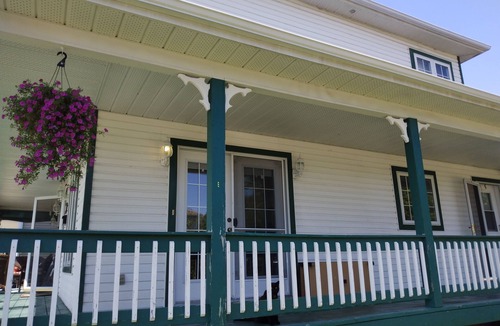 Downtown Gatineau House | tnAttractive house perfectly located at crossing river, 10 min to Ottawa!