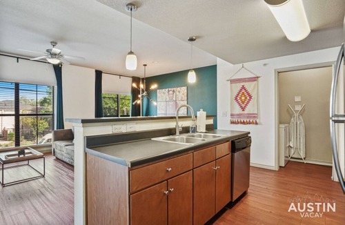 North Loop Apartment | TNC Combined (205+206)