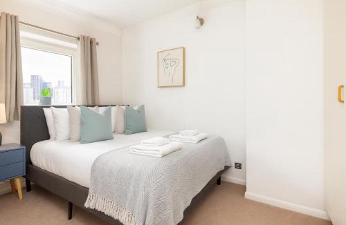 Surrey Docks Apartment | to be use