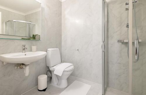 Surrey Docks Apartment | to be use