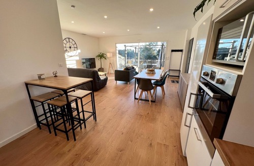 Saint-Clement-de-Riviere Apartment | To complete