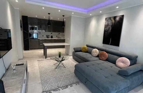 Quartier Exposition-Bajatiere Apartment | To complete