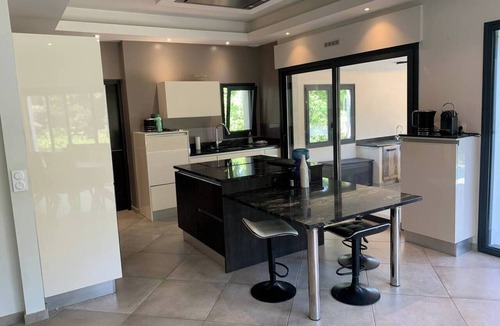 Les Serres Villa | To complete