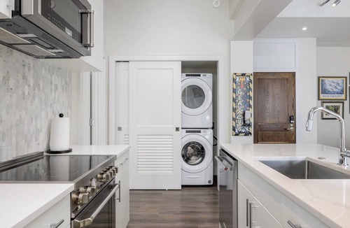 Downtown Condo | To Geaux Cups Luxury in this stunning