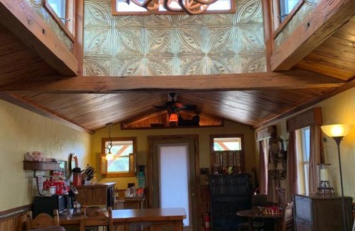 Comfort House | Tobasco Ranch - Antler Cabin