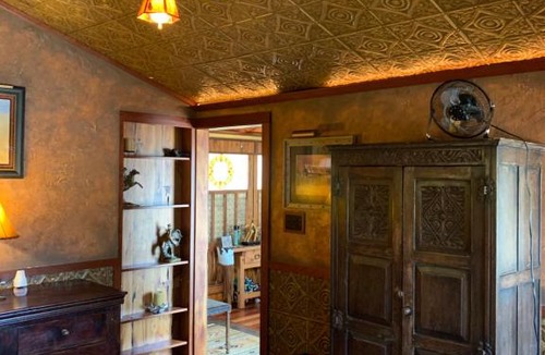 Comfort House | Tobasco Ranch - Antler Cabin