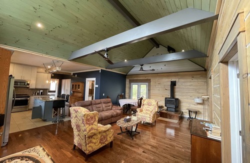 Tobermory Cottage | Tobermory Bruce Peninsula Beautiful Cottage