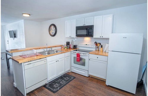 Midtown Apartment | Tobin Hill 2/2 Apt1 5minDT, 2min Pearl & St Marys