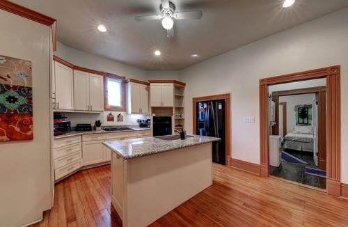 Midtown House | TOBIN HILL OASIS - PRIVATE POOL HOUSE 3BD/2.5BA, SCREENED IN PORCH, FULL KITCHEN