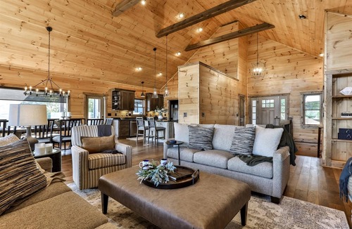 Mineral Bluff Cabin | Toccoa Vista Pool & Spa