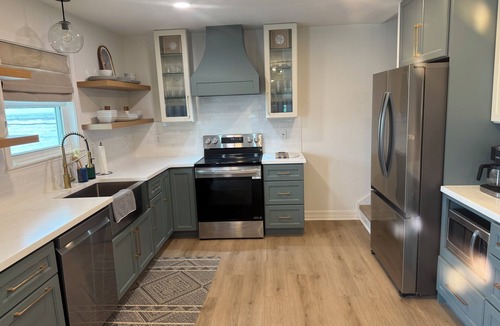 Surfside Beach House | “Toes in the Water” beachfront house 4bed/3bath sleeps 12 on pedestrian beach