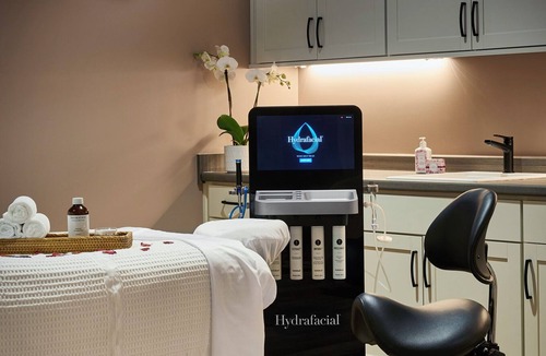 Cumming Apartment | Toile & Bubble Eucalyptus Suite