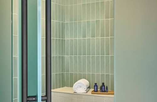 Cumming Apartment | Toile & Bubble Orange and Clove Suite