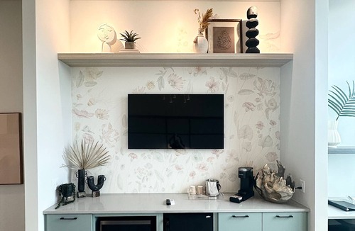 Cumming Apartment | Toile & Bubble Rose Suite