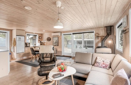Sønder Nissum House | "Toimi" - 500m to the fjord by Interhome