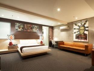 St Kilda Hotel | Tolarno Hotel