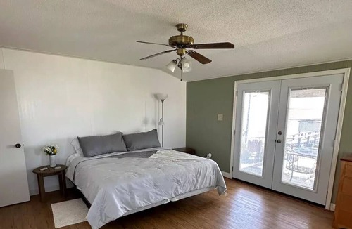 Huxley House | Toledo Bend Huxley