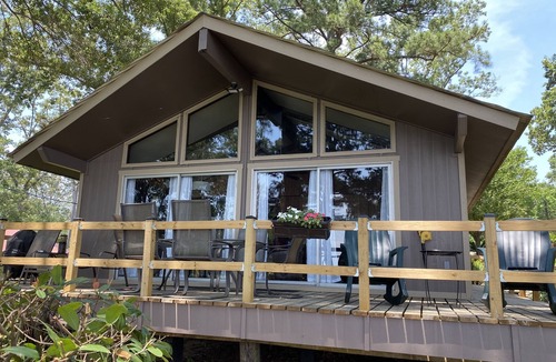 Milam Cabin | Toledo Bend Lakefront Cabin near the “Chicken Coop”, with Private Boat Launch
