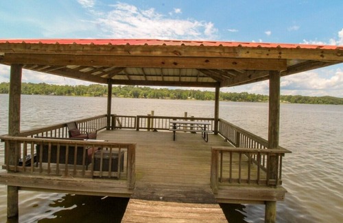 Negreet House | Toledo Bend Sleeps 9 3 Bedrooms 2 Baths Deck over lake