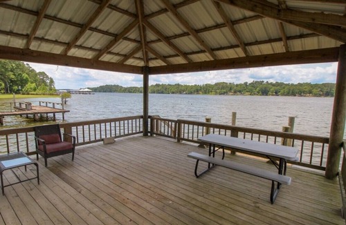 Negreet House | Toledo Bend Sleeps 9 3 Bedrooms 2 Baths Deck over lake
