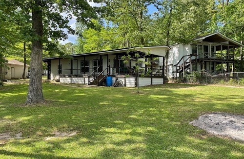 Hemphill House | Toledo Bend waterfront Great for family vacation, fishermen or hunter's.