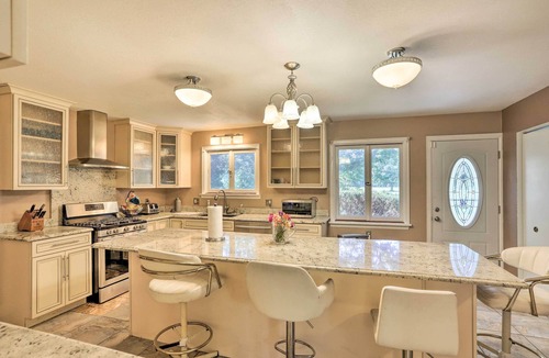 Toledo House | Toledo Home w/Direct Golf Course Access!