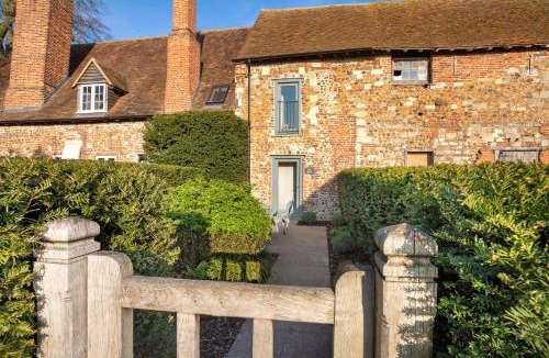 Saint Osyth Cabin | Toll Barn, St Osyth Priory