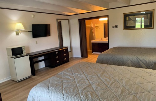 South Beloit Hotel | Tollway Inn of Beloit