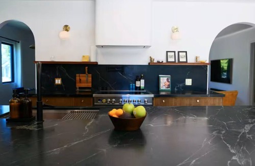 NoHo Arts District House | Toluca Home