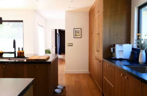 NoHo Arts District House | Toluca Home