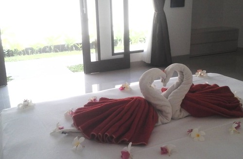 Senggigi Bed & Breakfast | Tom and Jerry Villa Lombok