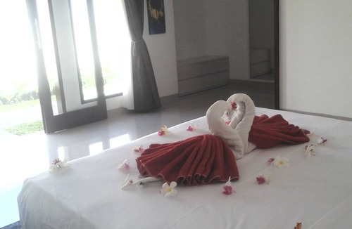 Senggigi Bed & Breakfast | Tom and Jerry Villa Lombok