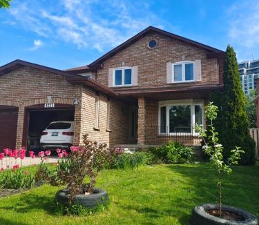 Mississauga House | Tom Oker唐人之家