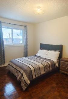 Mississauga House | Tom Oker唐人之家