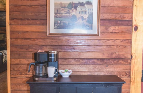 Natural Bridge Cabin | Tom's Cabin at Poague Run