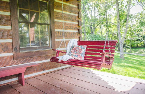 Natural Bridge Cabin | Tom's Cabin at Poague Run
