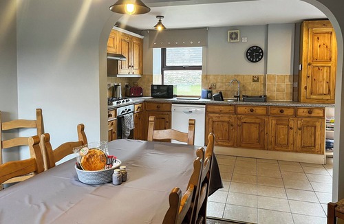 Over Haddon Cottage | Tom Wragg Suite - UK40248