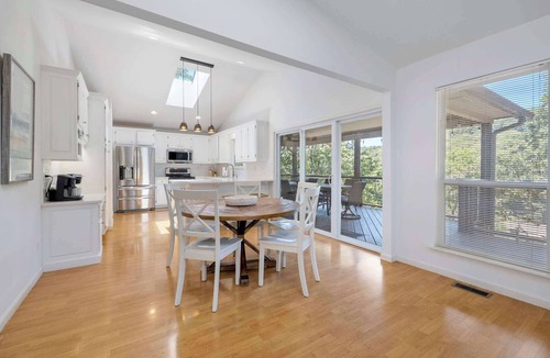 Garfield House | Tomahawk Cove - Lake Waterfront - Private Beach - Pets Allowed