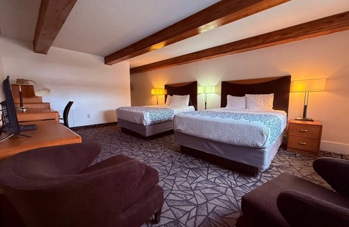 Riverton Hotel | Tomahawk Motor Lodge Riverton US-26
